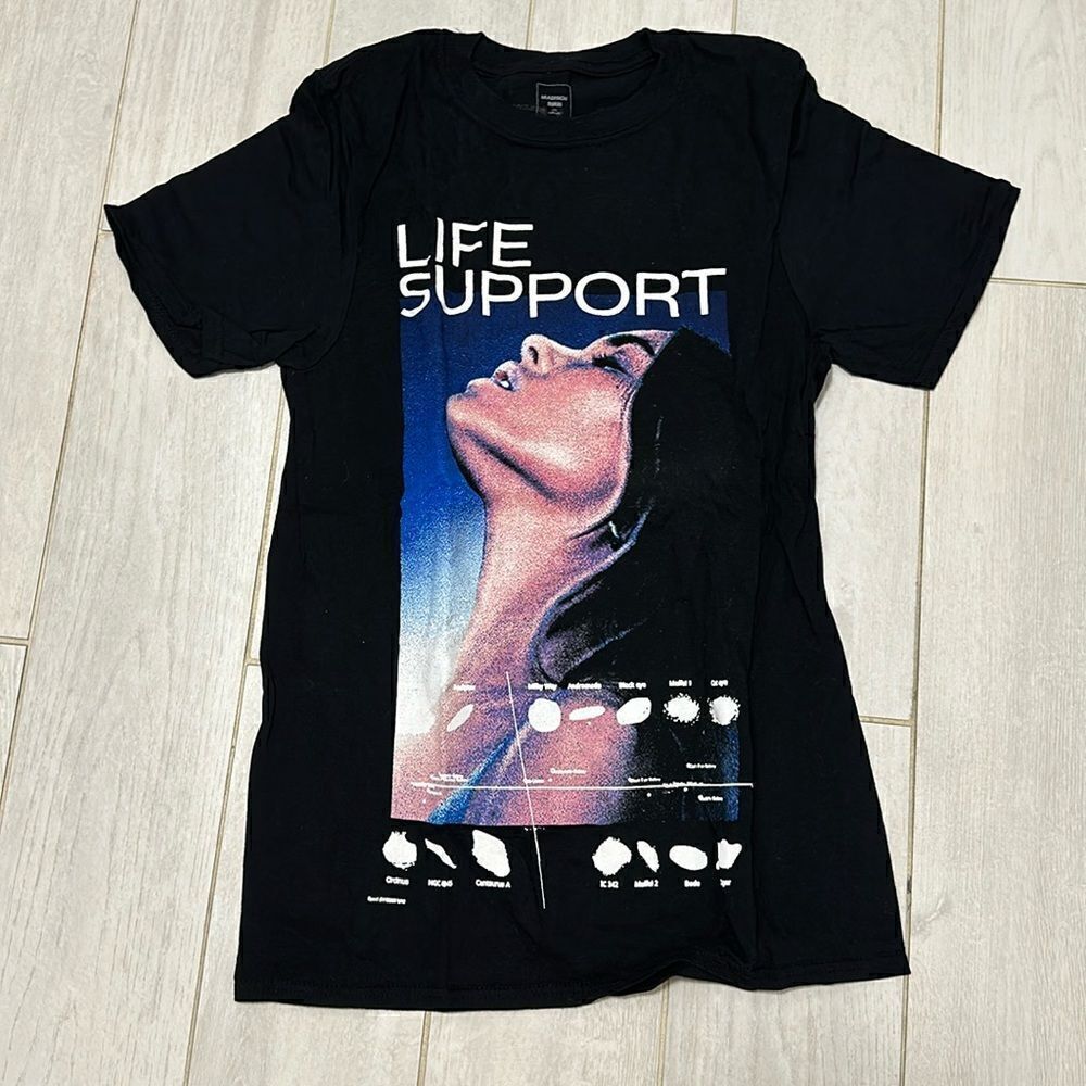 New Madison Beer tee Small